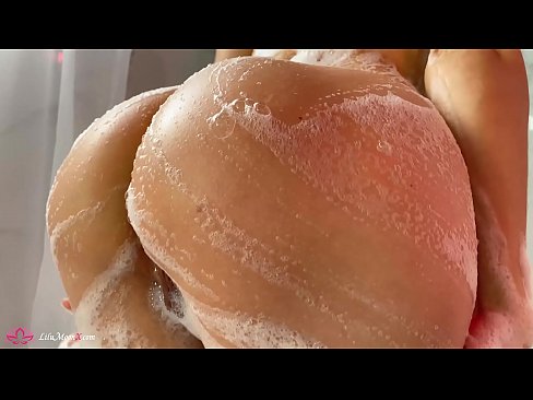 ❤️ Brunette شاور میں شدید orgasm کے لئے وائبریٹر کے ساتھ بلی میں مشت زنی کرتی ہے۔ ❤️ مقعد ویڈیو پر ur.bsglass.ru ☑